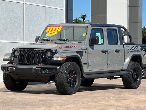 Used 2021 Jeep Gladiator Sport image 8