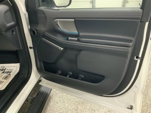 Used 2025 Ford Expedition Max Platinum AWD/4WD image 34