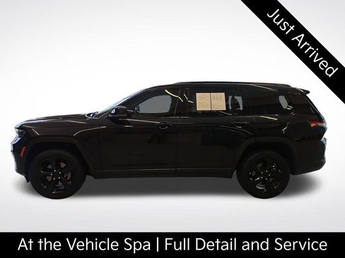 Used 2023 Jeep Grand Cherokee L Laredo RWD image 3