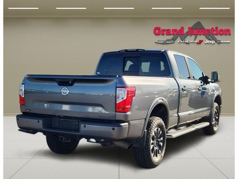 Used 2016 Nissan Titan PRO-4X AWD/4WD image 3
