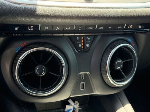 Used 2022 Chevrolet Blazer LT FWD image 20