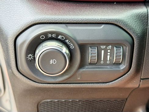 Used 2021 Jeep Wrangler Unlimited Rubicon AWD/4WD image 15