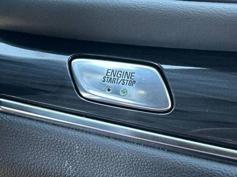Used 2023 Buick Enclave Essence FWD image 17