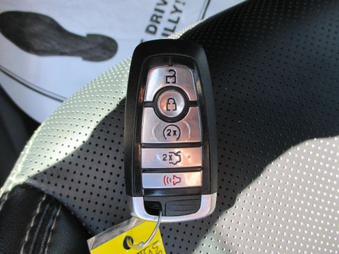 Used 2025 Ford Mustang Premium RWD image 25
