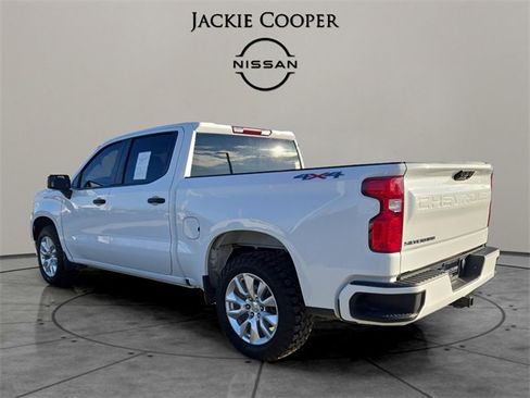 Used 2023 Chevrolet Silverado 1500 Custom image 3