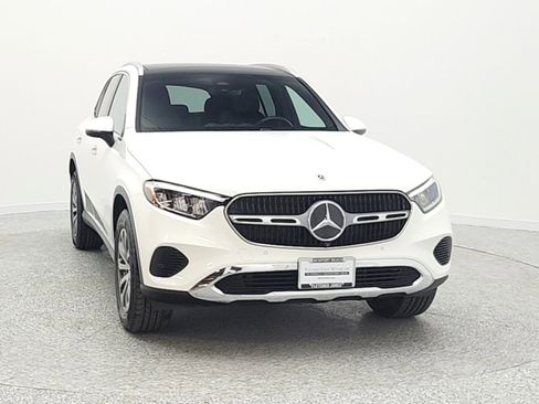 Certified 2025 Mercedes-Benz GLC 300 image 3