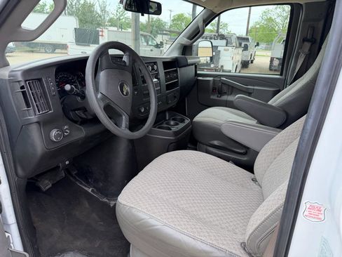Used 2023 Chevrolet Express 3500 LT w/ LT Preferred Equipment Group image 10
