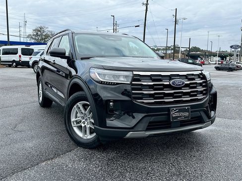 Used 2025 Ford Explorer Active w/ Active Comfort Package image 1