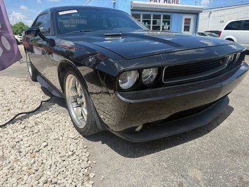 Used 2012 Dodge Challenger R/T RWD image 3