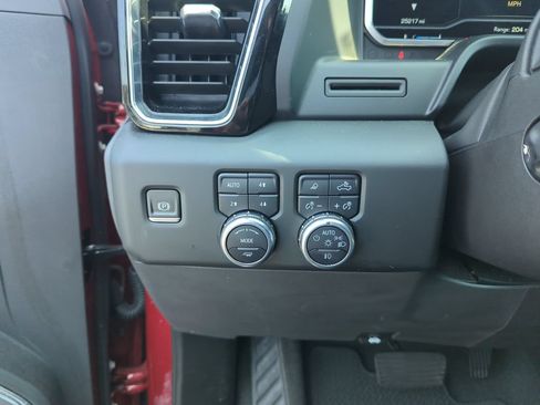 Used 2023 GMC Sierra 1500 Denali AWD/4WD image 19
