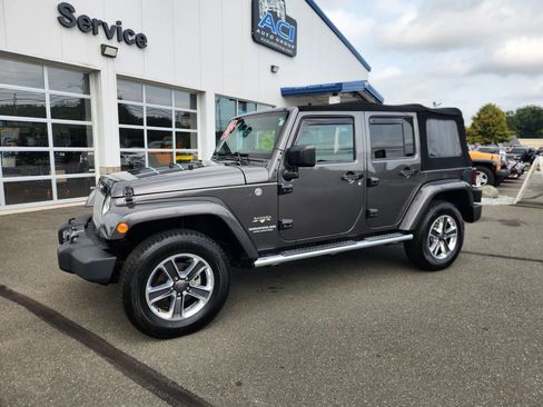 Used 2016 Jeep Wrangler Unlimited Sahara w/ Dual Top Group image 6