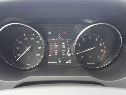 Used 2019 Land Rover Range Rover Evoque SE image 11