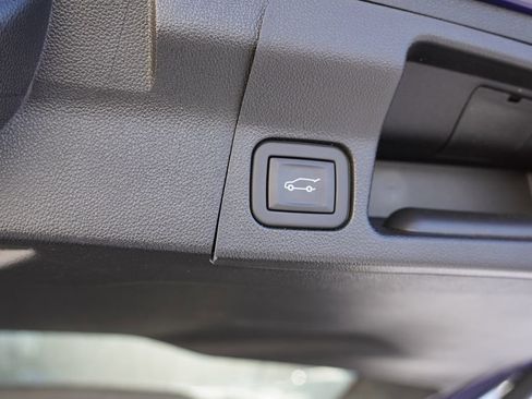 Certified 2023 GMC Acadia SLE w/ Driver Convenience Package image 22