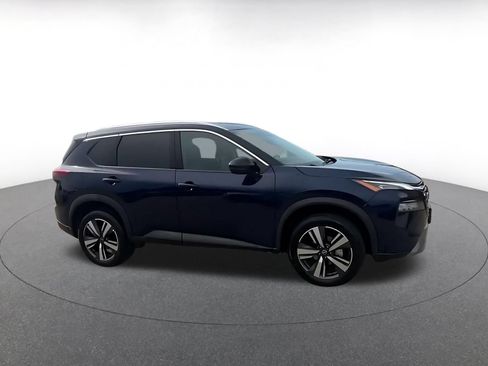 Used 2026 Nissan Rogue SL FWD image 2