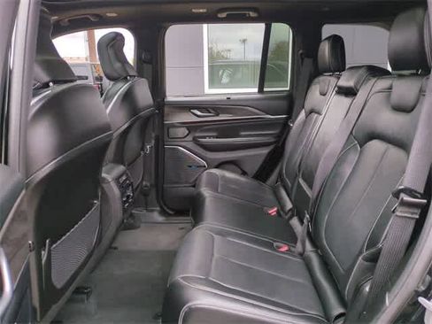 Used 2022 Jeep Grand Cherokee Overland w/ Adv Protech Group III image 21