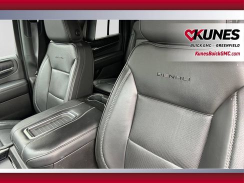 Used 2024 GMC Yukon XL Denali w/ Denali Reserve Package AWD/4WD image 18