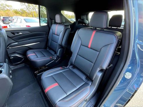 New 2026 Chevrolet Traverse RS w/ LPO, Floor Liner Package image 10