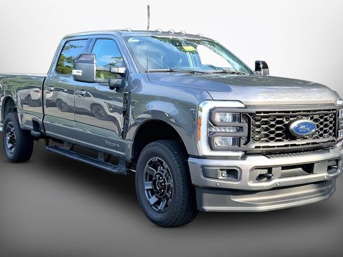 Used 2024 Ford F350 Lariat w/ Lariat Ultimate Package AWD/4WD image 3