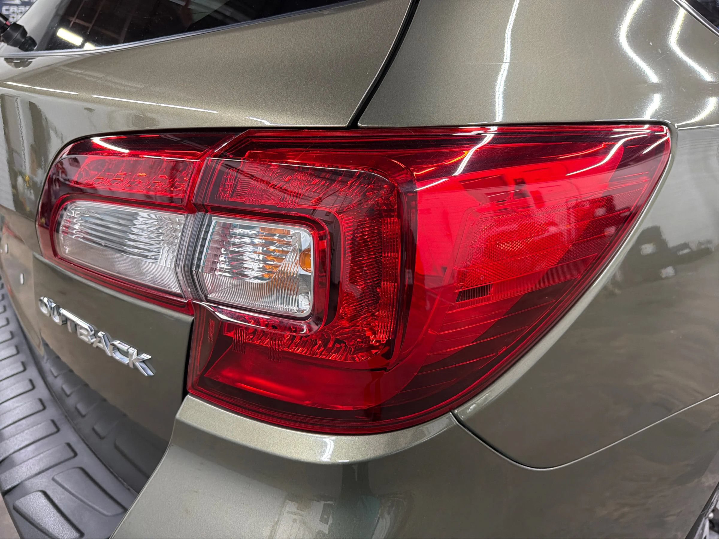 Used 2018 Subaru Outback 2.5i Touring AWD/4WD image 42