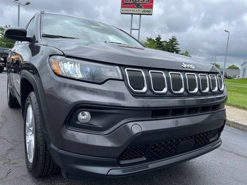 Used 2022 Jeep Compass Latitude w/ Convenience Group AWD/4WD image 60