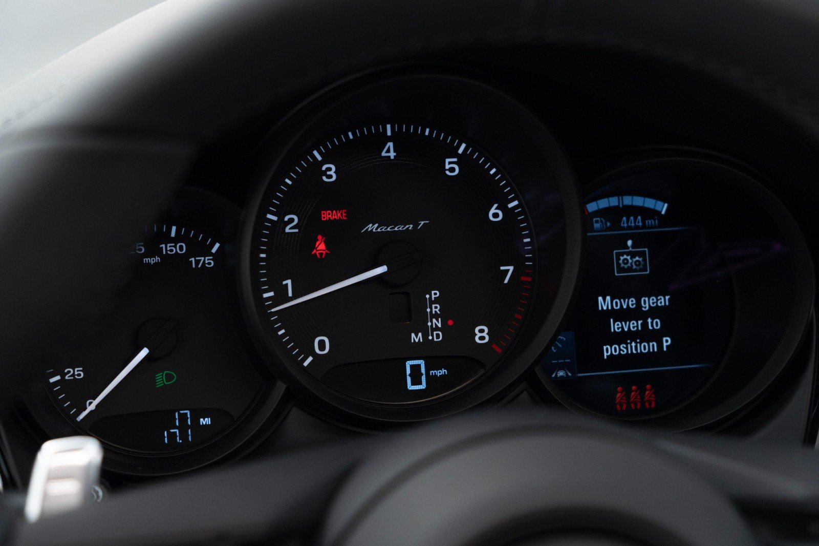 Certified 2025 Porsche Macan Turbo AWD/4WD image 23