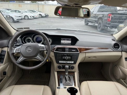 Used 2013 Mercedes-Benz C 300 4MATIC Sedan image 8