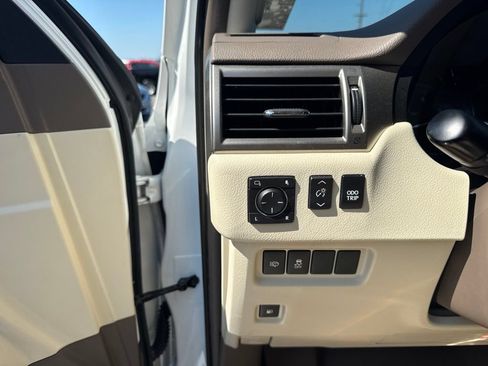 Used 2017 Lexus GX 460 Premium AWD/4WD image 12