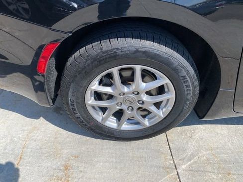 Used 2025 Chrysler Pacifica Select image 13