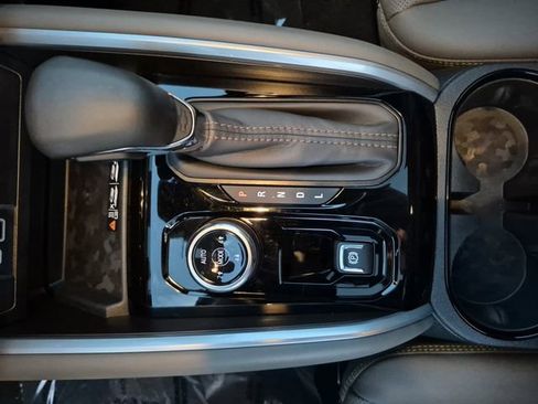 Used 2026 Chevrolet Colorado ZR2 w/ Technology Package image 23