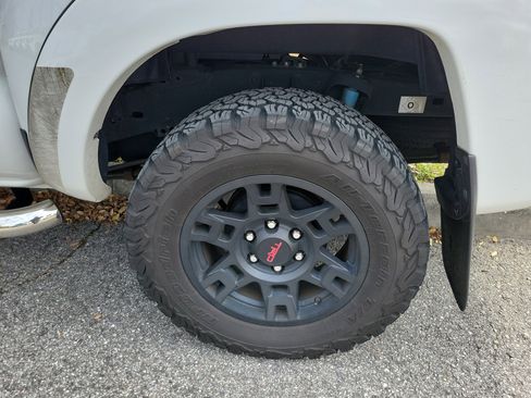 Used 2011 Toyota Tacoma PreRunner image 14