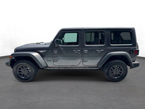Used 2024 Jeep Wrangler Unlimited Sport AWD/4WD image 6