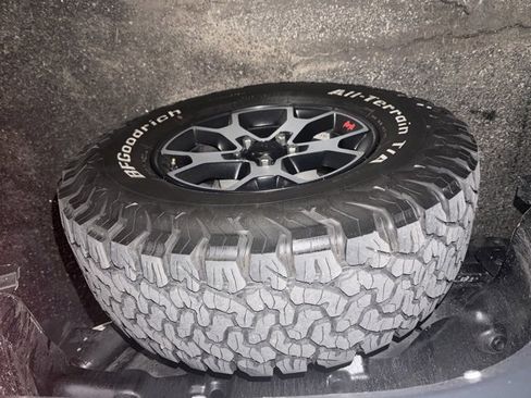 Used 2021 Jeep Wrangler Unlimited Rubicon w/ Dual Top Group image 10