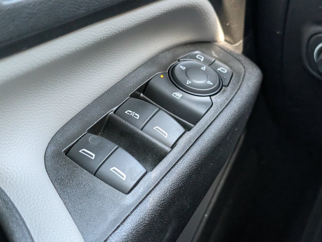 Used 2024 Chevrolet Equinox LS w/ Driver Confidence II Package FWD image 21