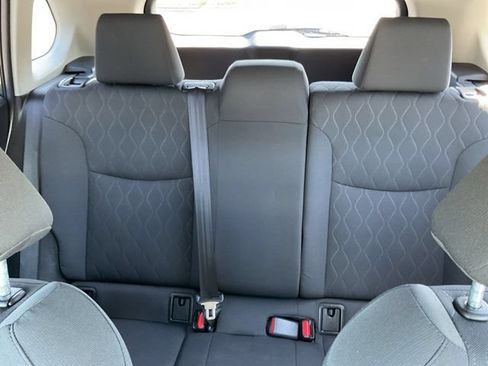 Used 2023 Toyota Corolla Cross LE FWD image 32