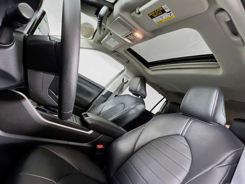 Used 2023 Toyota Highlander XLE image 22