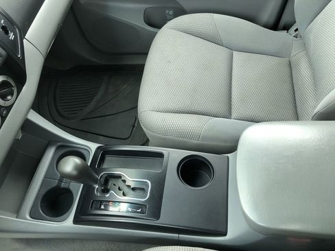 Used 2011 Toyota Tacoma ACCCAB image 17