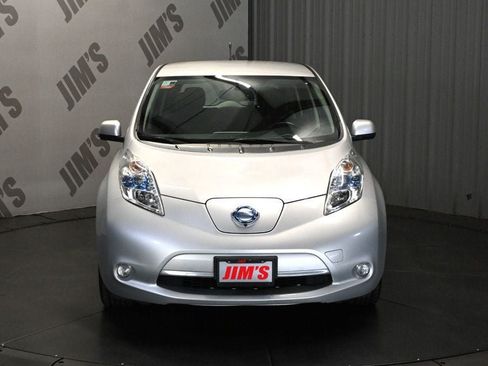 Used 2014 Nissan Leaf SL w/ Premium Package FWD image 2