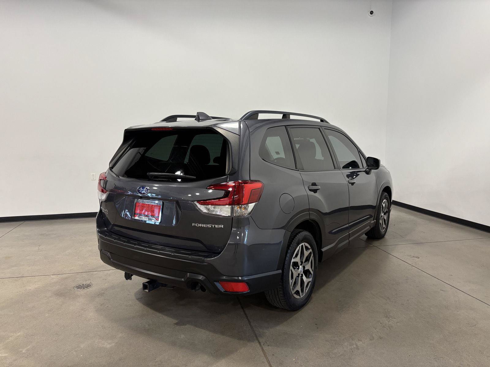 Used 2021 Subaru Forester Premium AWD/4WD image 3