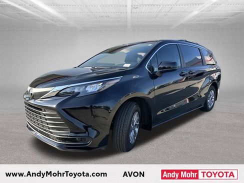 Certified 2026 Toyota Sienna LE FWD image 4