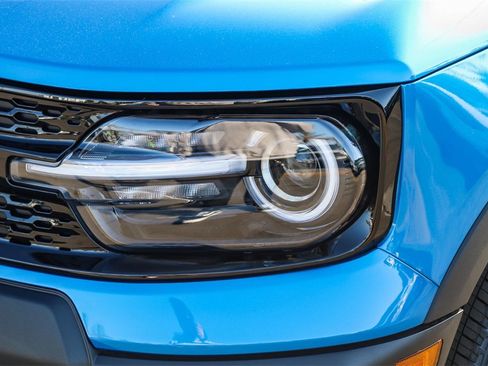 Used 2025 Ford Bronco Sport Outer Banks image 4