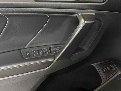 Used 2022 Volkswagen Tiguan SE R-Line image 70