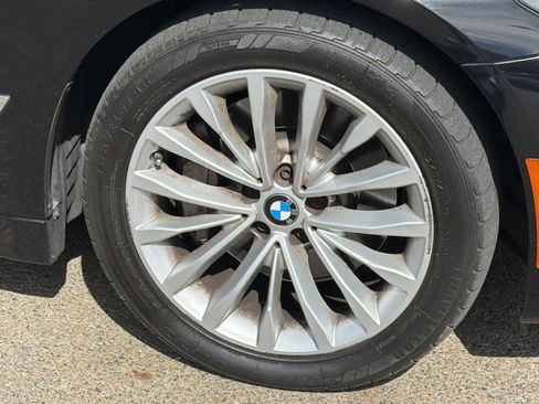Used 2021 BMW 530i w/ Convenience Package RWD image 18