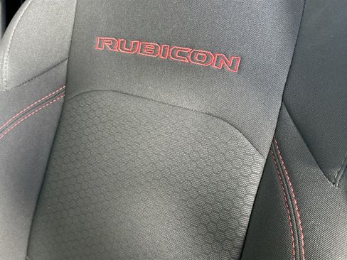 Used 2023 Jeep Wrangler Unlimited Rubicon w/ Cold Weather Group AWD/4WD image 19