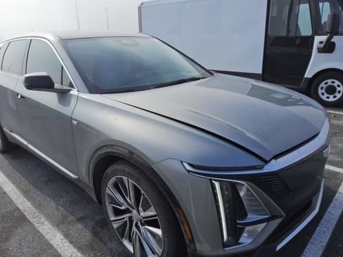 Used 2024 Cadillac Lyriq Luxury w/ LPO, Floor Liner Package AWD/4WD image 2