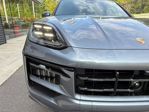New 2026 Porsche Cayenne S AWD/4WD image 13