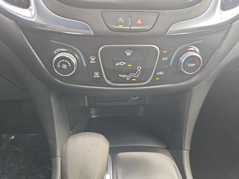 Used 2023 Chevrolet Equinox LT image 16