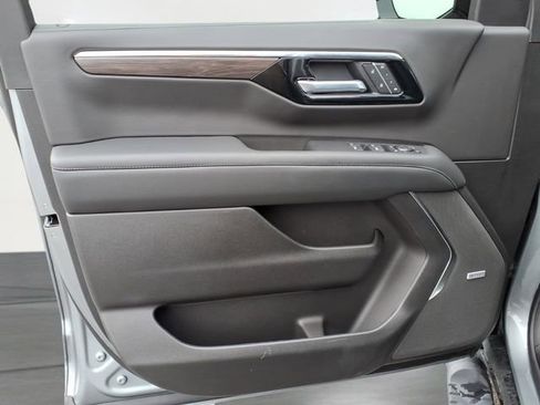 Used 2026 Chevrolet Tahoe Z71 w/ Comfort Package image 24