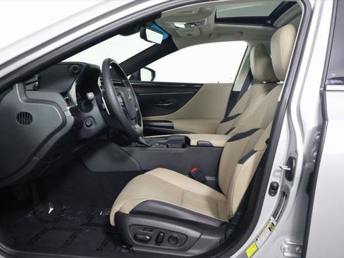 Certified 2020 Lexus ES 300h w/ Accessory Package FWD image 10