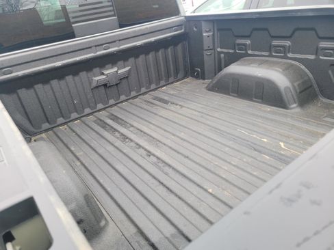 Used 2024 Chevrolet Silverado 1500 LT Trail Boss w/ Convenience Package II image 10