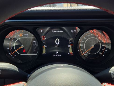 Used 2024 Jeep Wrangler Rubicon AWD/4WD image 20